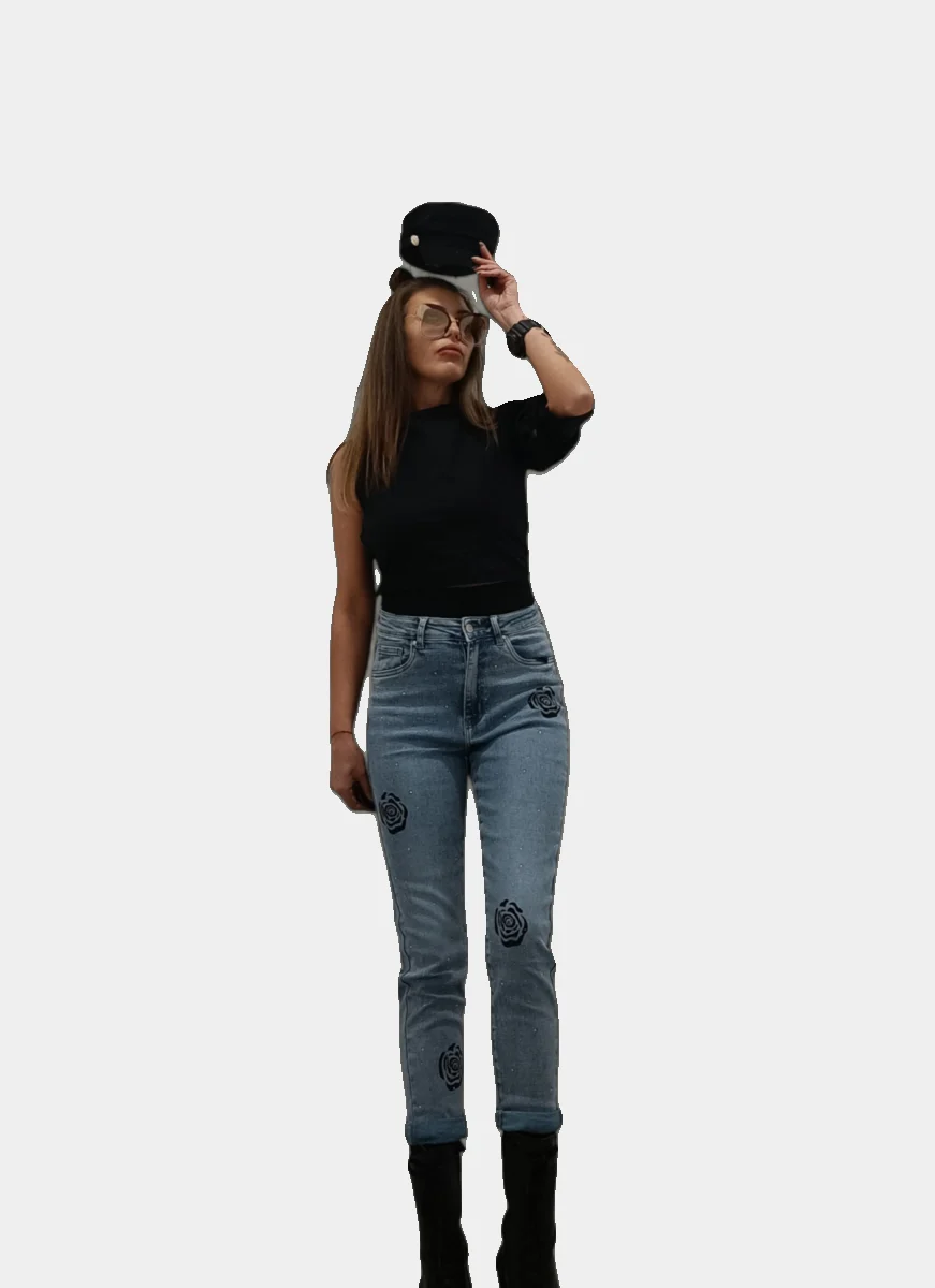 Дамски дънки Mom Fit с камъни и рози