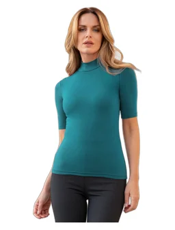 Ultramarine Green и нежна декорация от кристали Swarovski